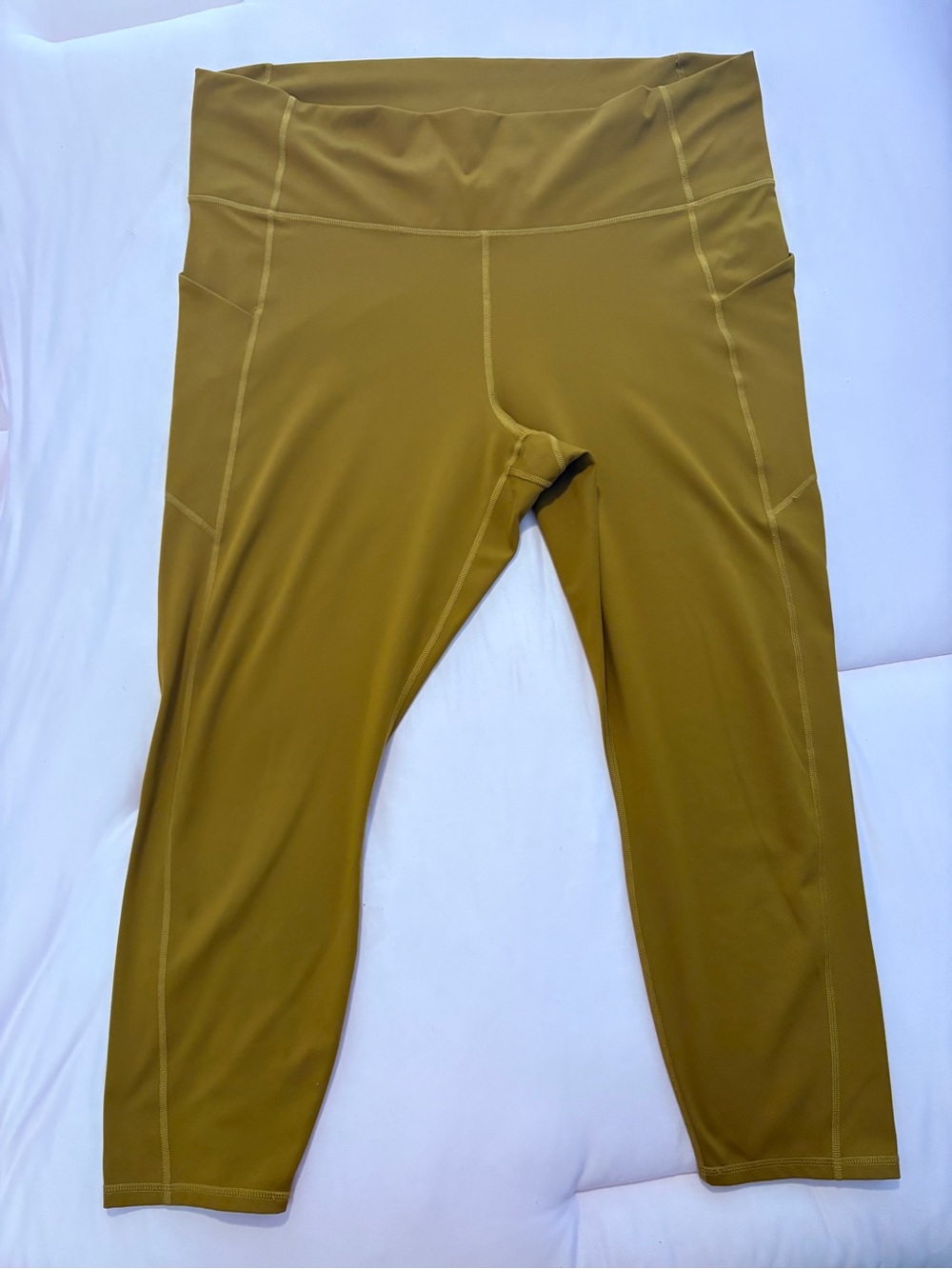 Fabletics Cropped Side Pocket Legging